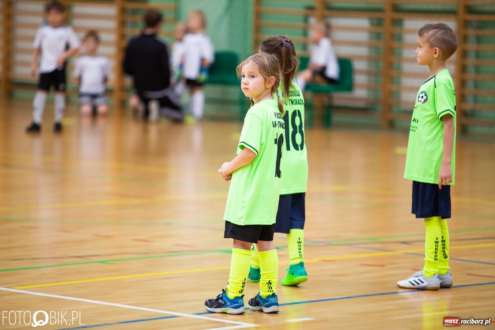 Zdjęcie w galerii na portalu naszraciborz.pl: Mikołajkowy Turniej Piłkarski dla dzieci w Arenie Rafako wiadomości z regionu