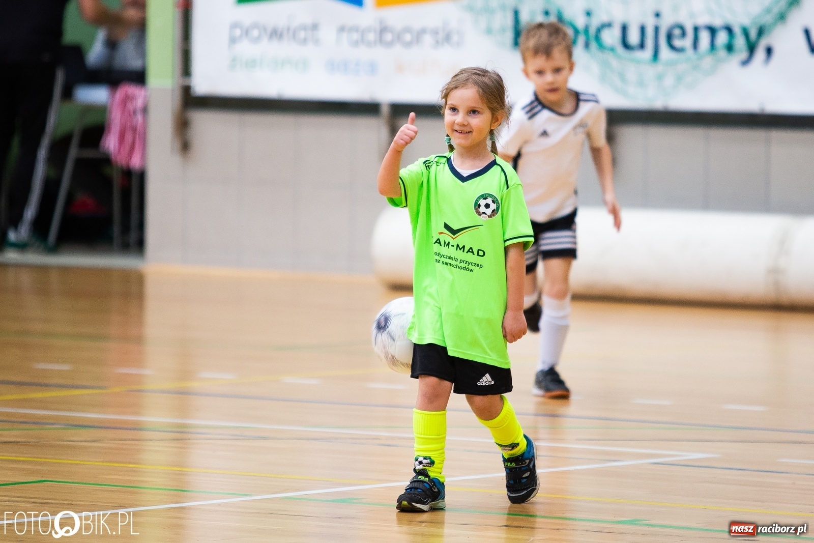 Zdjęcie w galerii na portalu naszraciborz.pl: Mikołajkowy Turniej Piłkarski dla dzieci w Arenie Rafako wiadomości z regionu