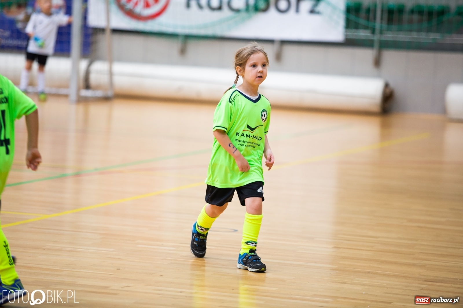 Zdjęcie w galerii na portalu naszraciborz.pl: Mikołajkowy Turniej Piłkarski dla dzieci w Arenie Rafako wiadomości z regionu