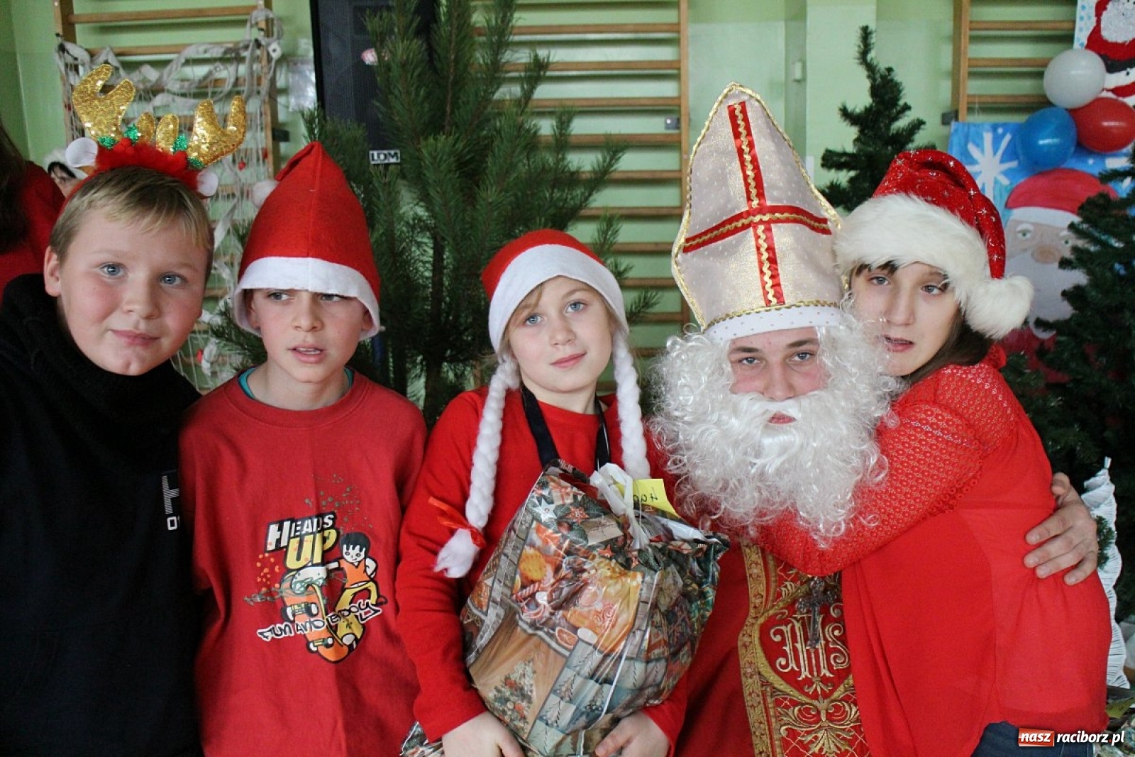 Zdjęcie w galerii na portalu naszraciborz.pl: Nadzwyczajne mikołajki w Zespole Szkół Specjalnych  wiadomości z regionu
