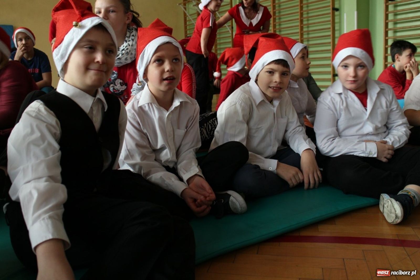 Zdjęcie w galerii na portalu naszraciborz.pl: Nadzwyczajne mikołajki w Zespole Szkół Specjalnych  wiadomości z regionu