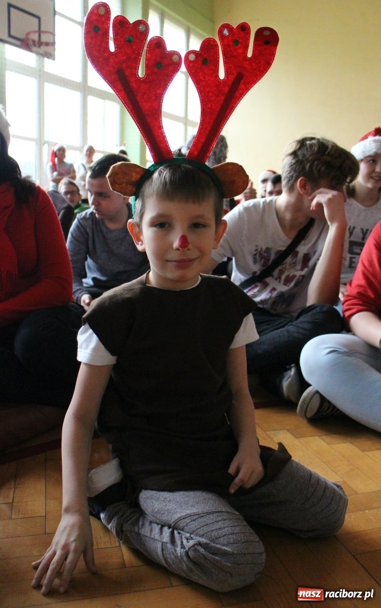 Zdjęcie w galerii na portalu naszraciborz.pl: Nadzwyczajne mikołajki w Zespole Szkół Specjalnych  wiadomości z regionu