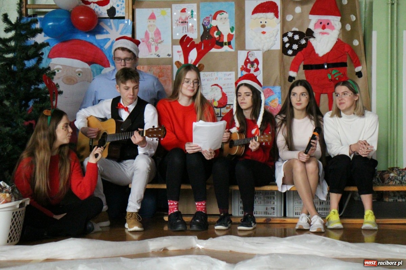 Zdjęcie w galerii na portalu naszraciborz.pl: Nadzwyczajne mikołajki w Zespole Szkół Specjalnych  wiadomości z regionu