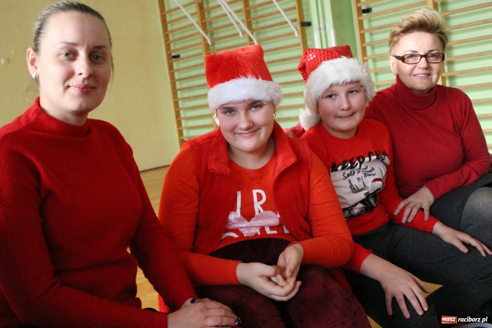 Zdjęcie w galerii na portalu naszraciborz.pl: Nadzwyczajne mikołajki w Zespole Szkół Specjalnych  wiadomości z regionu