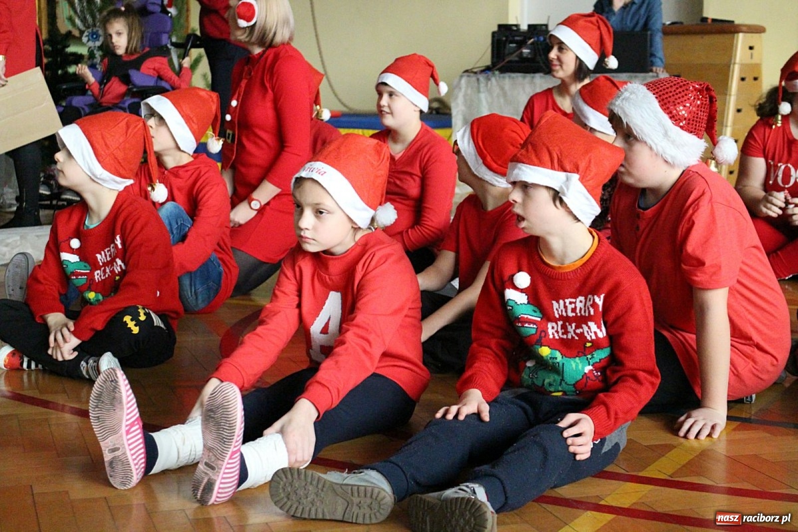 Zdjęcie w galerii na portalu naszraciborz.pl: Nadzwyczajne mikołajki w Zespole Szkół Specjalnych  wiadomości z regionu