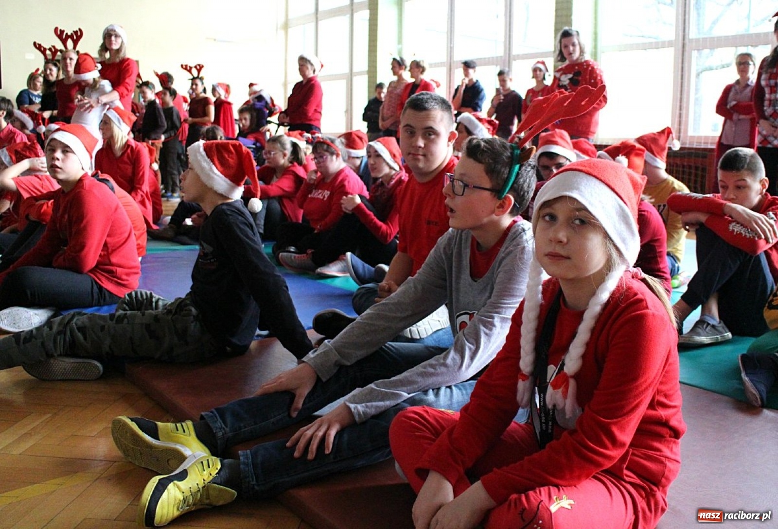 Zdjęcie w galerii na portalu naszraciborz.pl: Nadzwyczajne mikołajki w Zespole Szkół Specjalnych  wiadomości z regionu