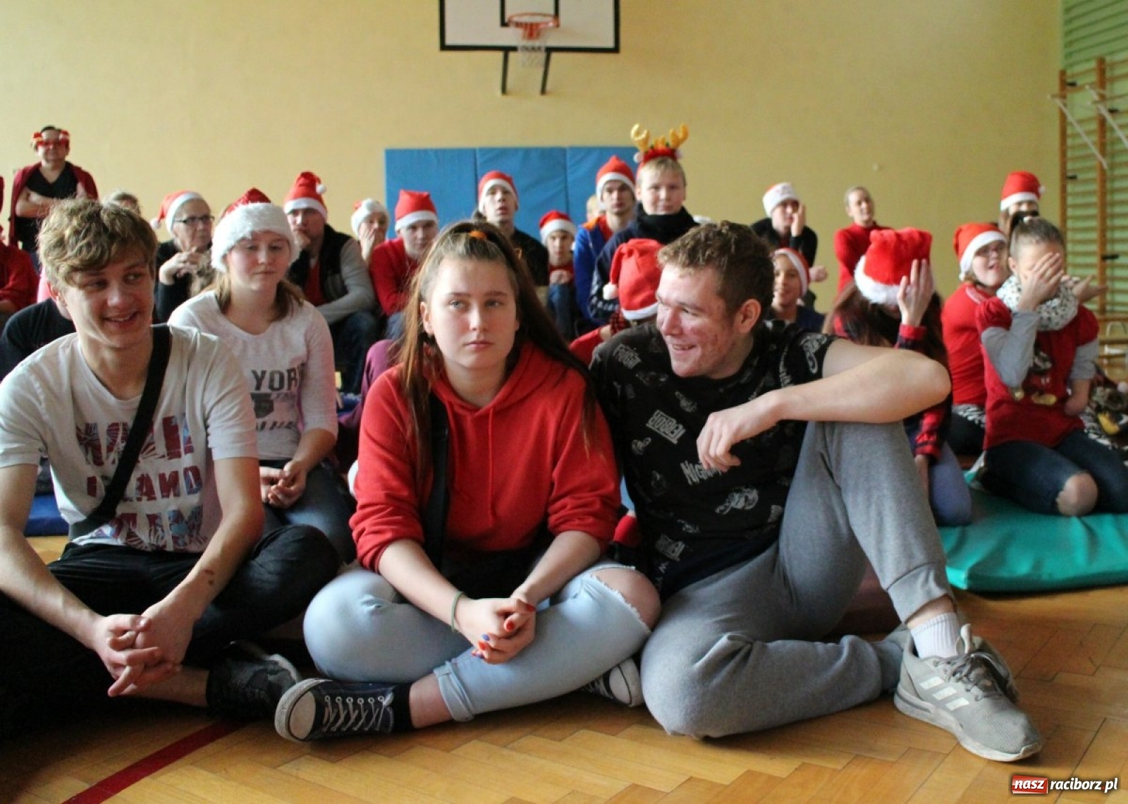 Zdjęcie w galerii na portalu naszraciborz.pl: Nadzwyczajne mikołajki w Zespole Szkół Specjalnych  wiadomości z regionu