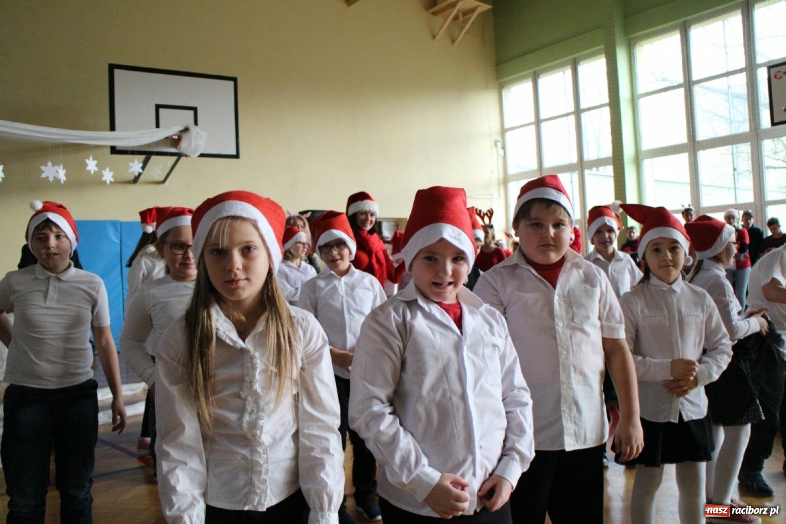 Zdjęcie w galerii na portalu naszraciborz.pl: Nadzwyczajne mikołajki w Zespole Szkół Specjalnych  wiadomości z regionu