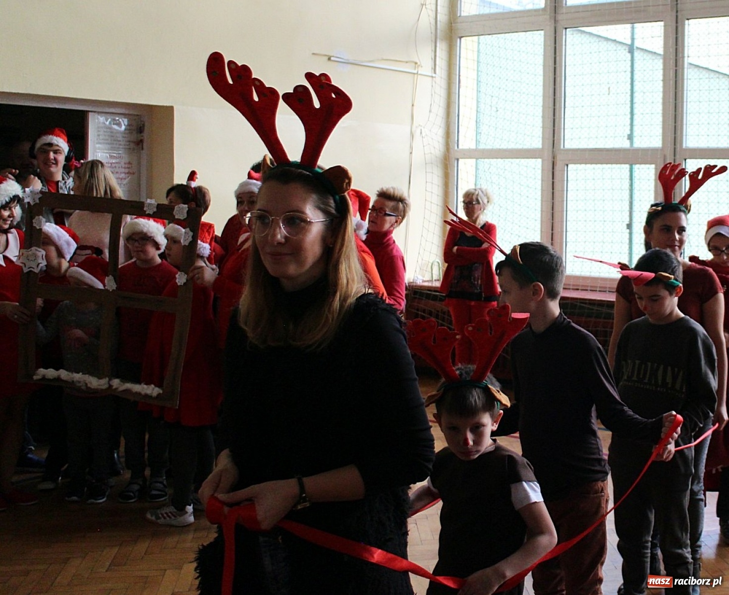 Zdjęcie w galerii na portalu naszraciborz.pl: Nadzwyczajne mikołajki w Zespole Szkół Specjalnych  wiadomości z regionu