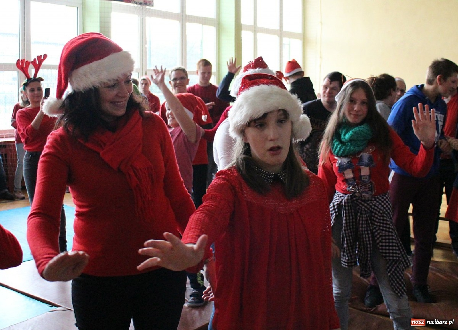 Zdjęcie w galerii na portalu naszraciborz.pl: Nadzwyczajne mikołajki w Zespole Szkół Specjalnych  wiadomości z regionu