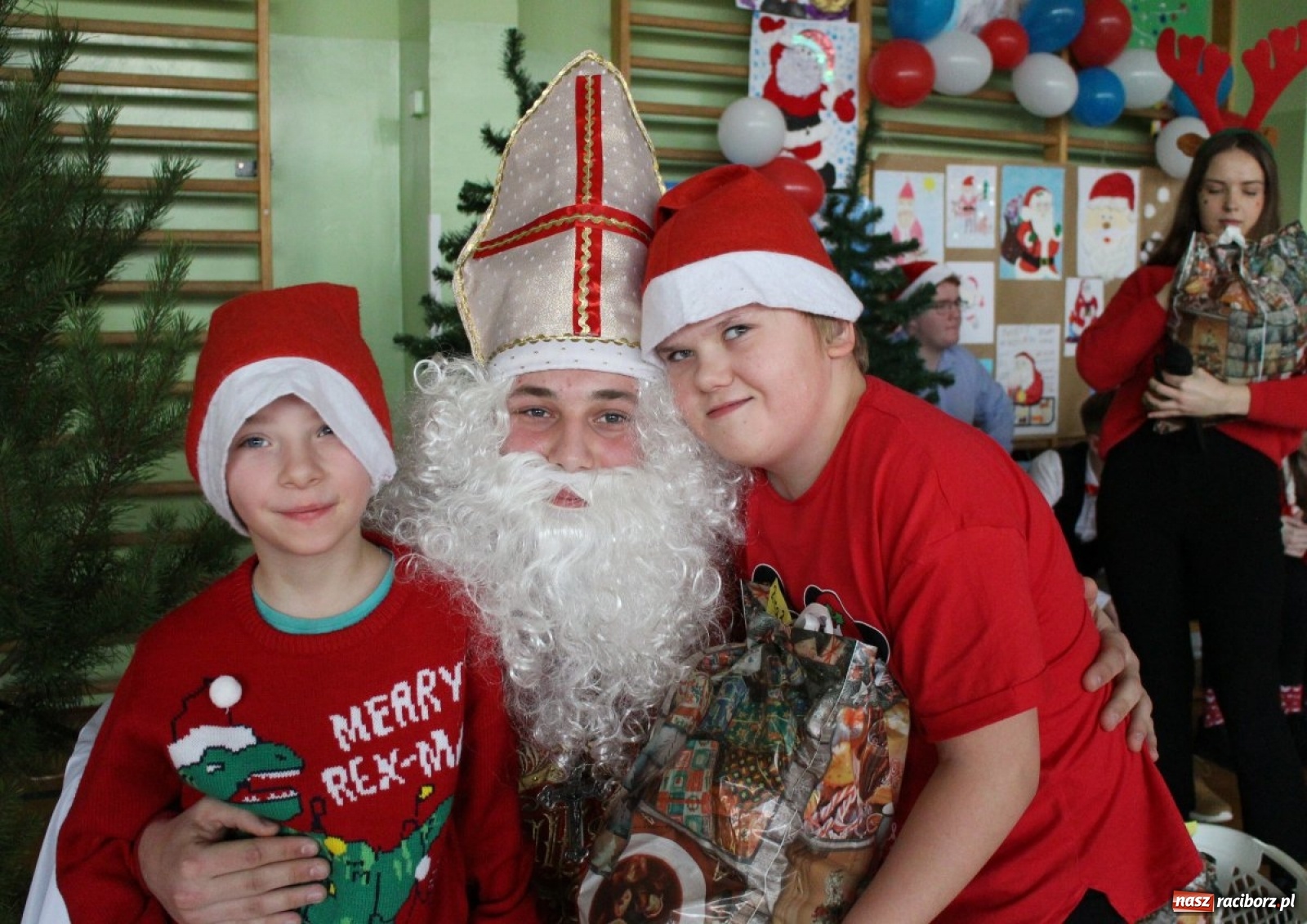 Zdjęcie w galerii na portalu naszraciborz.pl: Nadzwyczajne mikołajki w Zespole Szkół Specjalnych  wiadomości z regionu