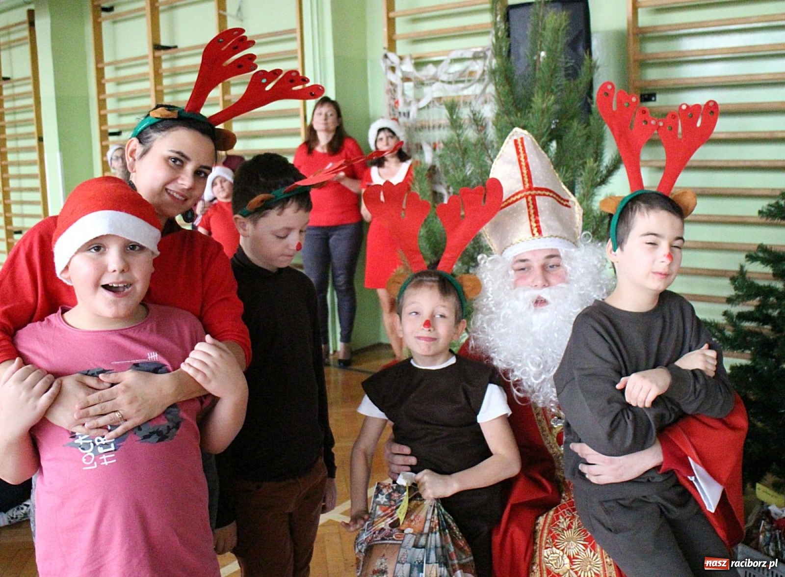 Zdjęcie w galerii na portalu naszraciborz.pl: Nadzwyczajne mikołajki w Zespole Szkół Specjalnych  wiadomości z regionu