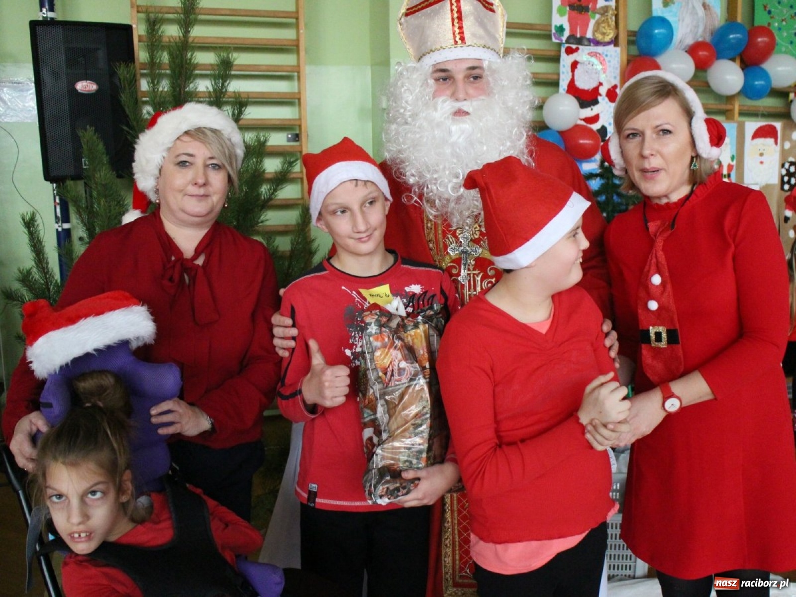 Zdjęcie w galerii na portalu naszraciborz.pl: Nadzwyczajne mikołajki w Zespole Szkół Specjalnych  wiadomości z regionu