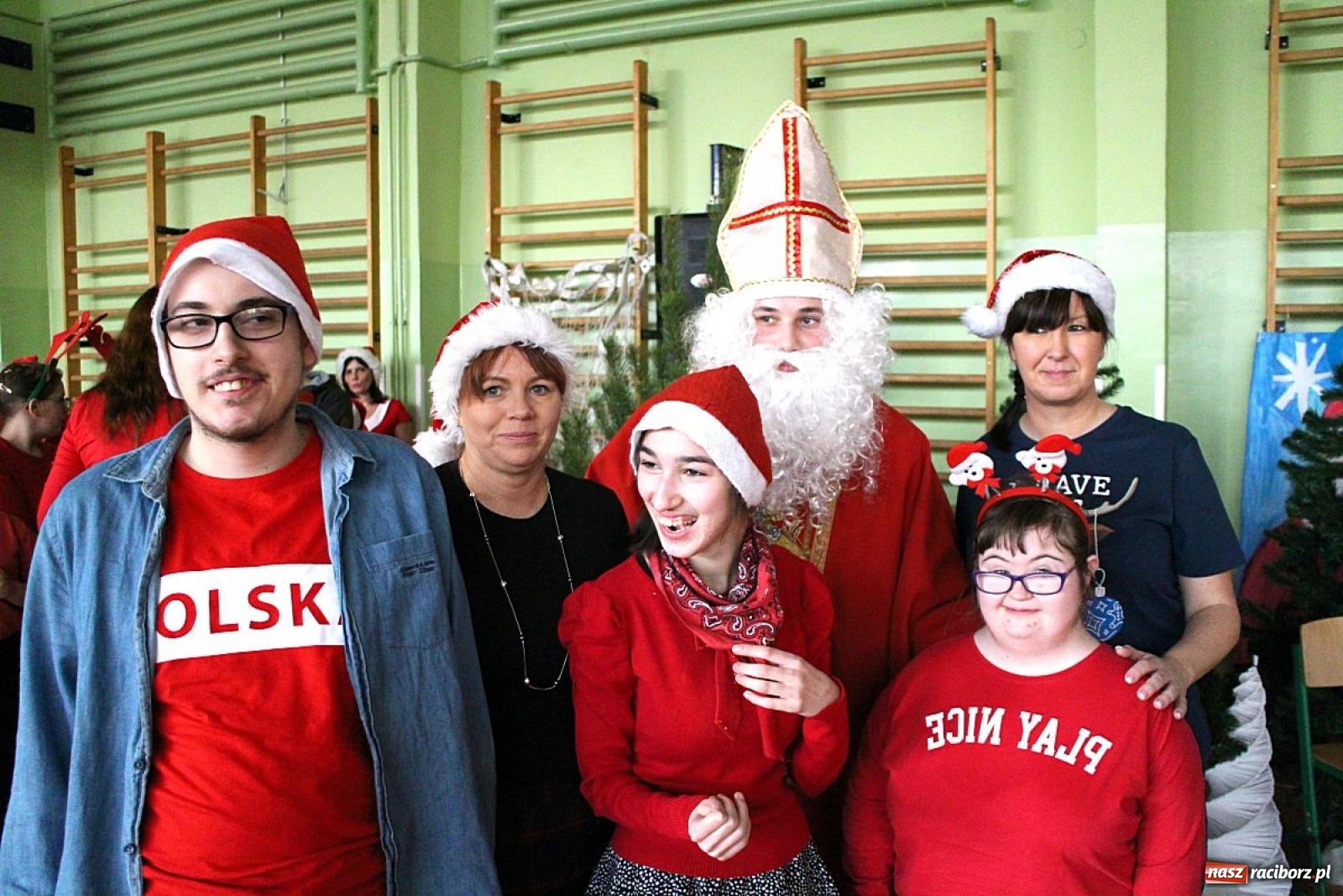 Zdjęcie w galerii na portalu naszraciborz.pl: Nadzwyczajne mikołajki w Zespole Szkół Specjalnych  wiadomości z regionu