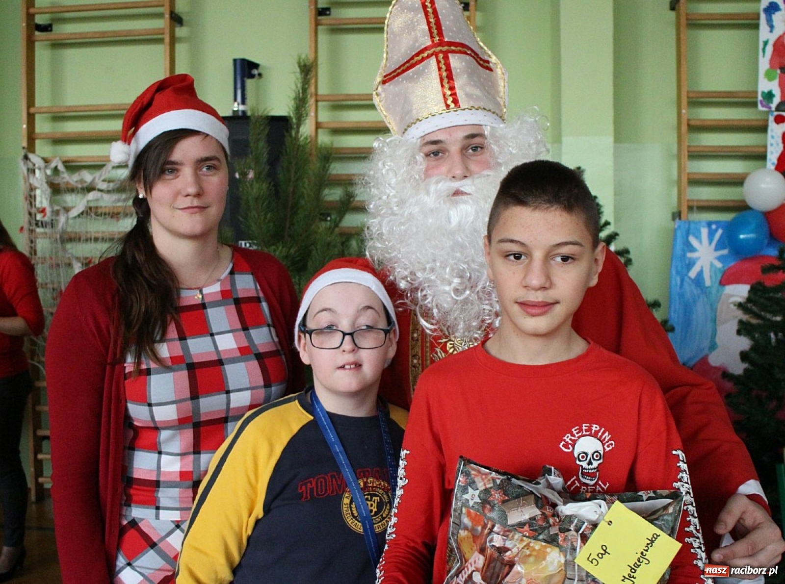 Zdjęcie w galerii na portalu naszraciborz.pl: Nadzwyczajne mikołajki w Zespole Szkół Specjalnych  wiadomości z regionu