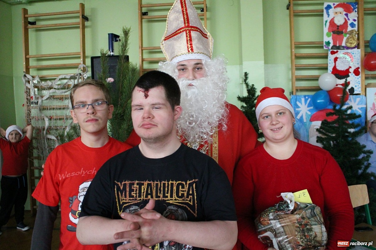 Zdjęcie w galerii na portalu naszraciborz.pl: Nadzwyczajne mikołajki w Zespole Szkół Specjalnych  wiadomości z regionu