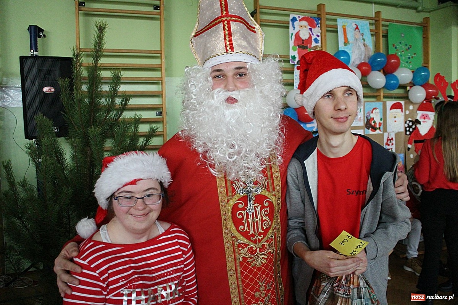 Zdjęcie w galerii na portalu naszraciborz.pl: Nadzwyczajne mikołajki w Zespole Szkół Specjalnych  wiadomości z regionu