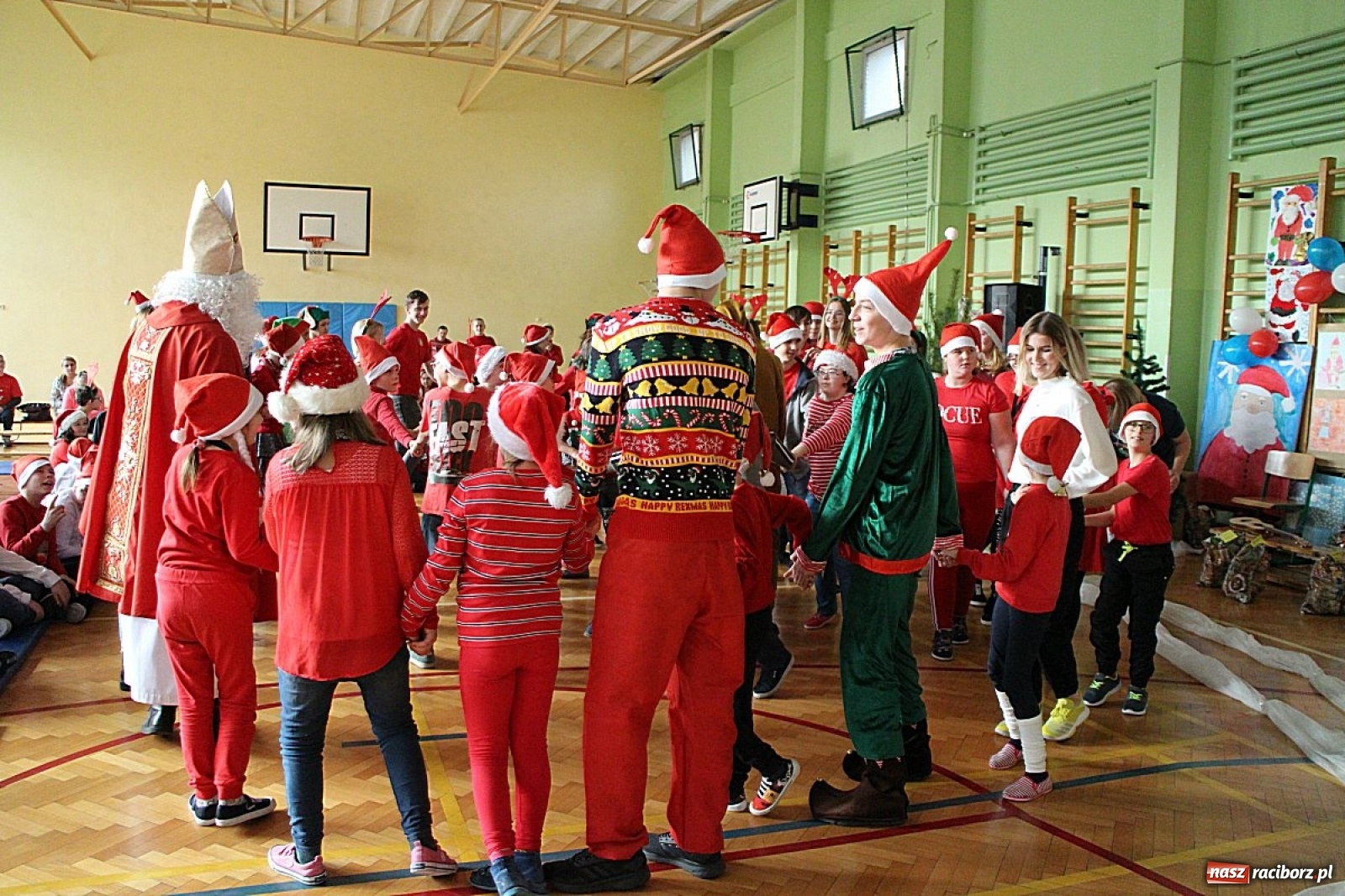 Zdjęcie w galerii na portalu naszraciborz.pl: Nadzwyczajne mikołajki w Zespole Szkół Specjalnych  wiadomości z regionu