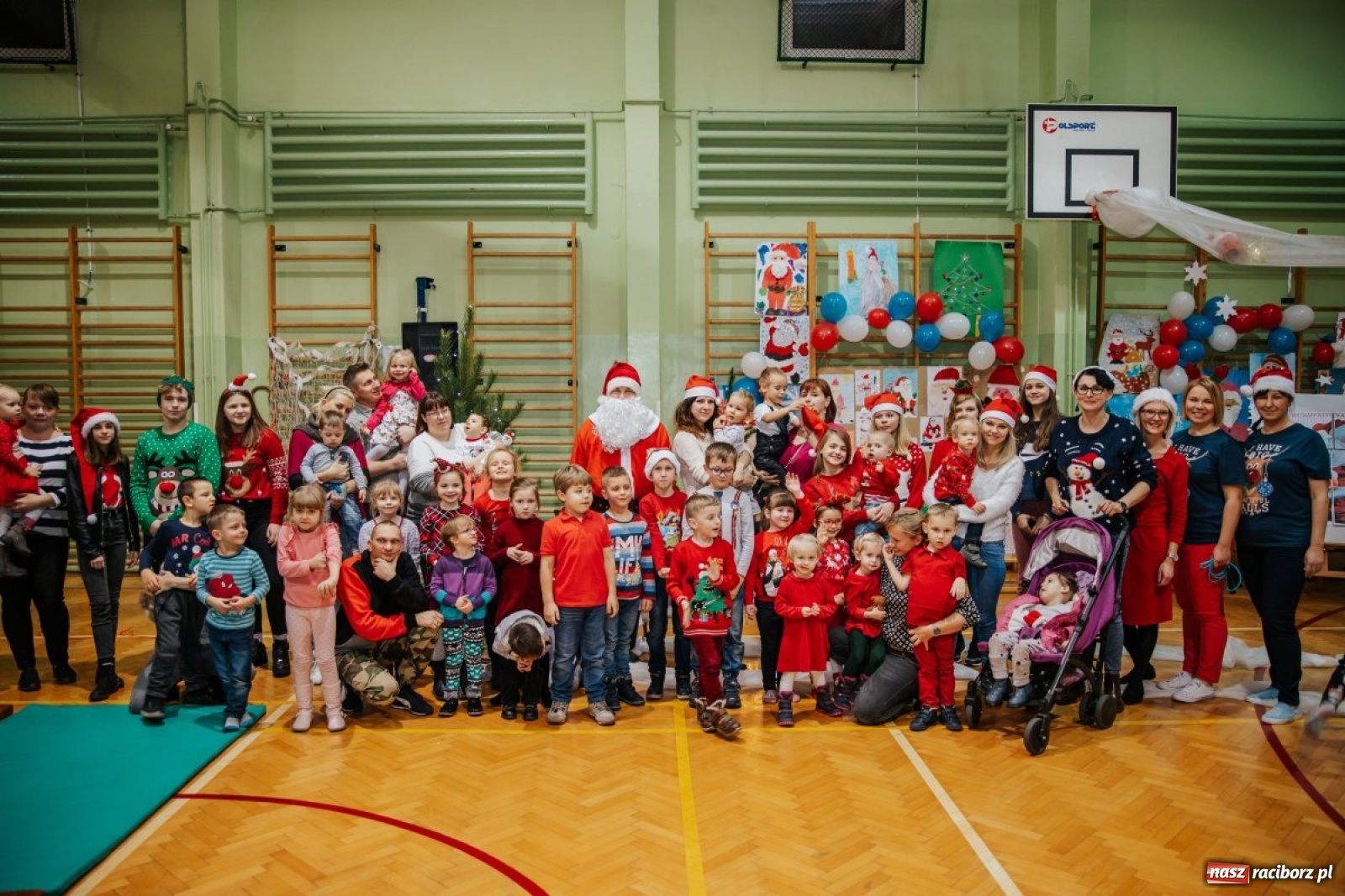 Zdjęcie w galerii na portalu naszraciborz.pl: Nadzwyczajne mikołajki w Zespole Szkół Specjalnych  wiadomości z regionu