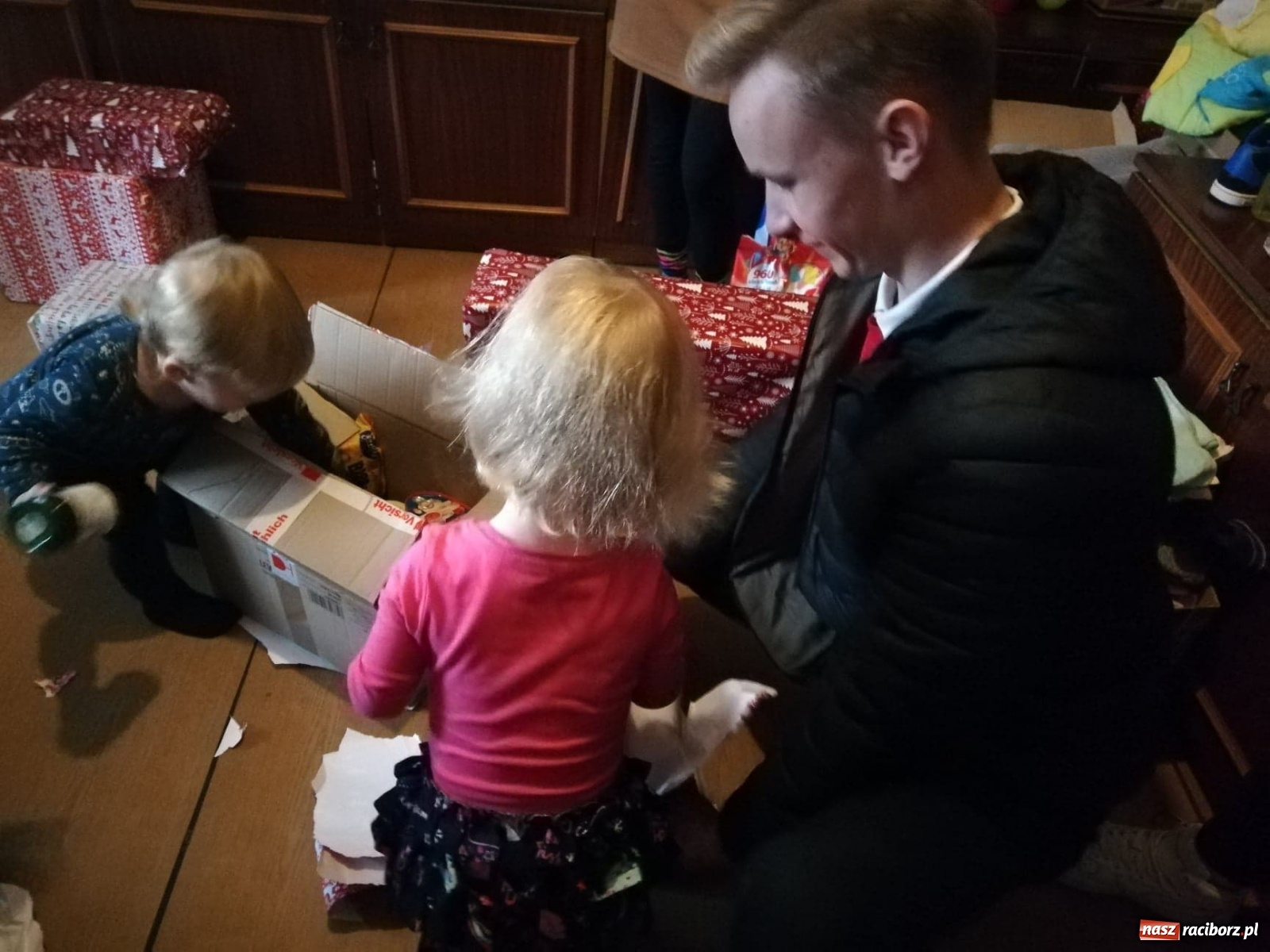 Zdjęcie w galerii na portalu naszraciborz.pl: Szlachetna Paczka pomaga dziś również w Raciborzu  wiadomości z regionu