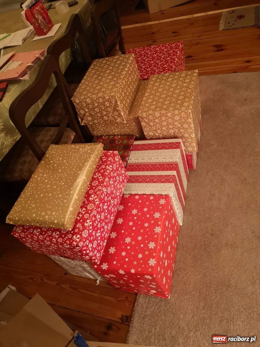 Zdjęcie w galerii na portalu naszraciborz.pl: Szlachetna Paczka pomaga dziś również w Raciborzu  wiadomości z regionu