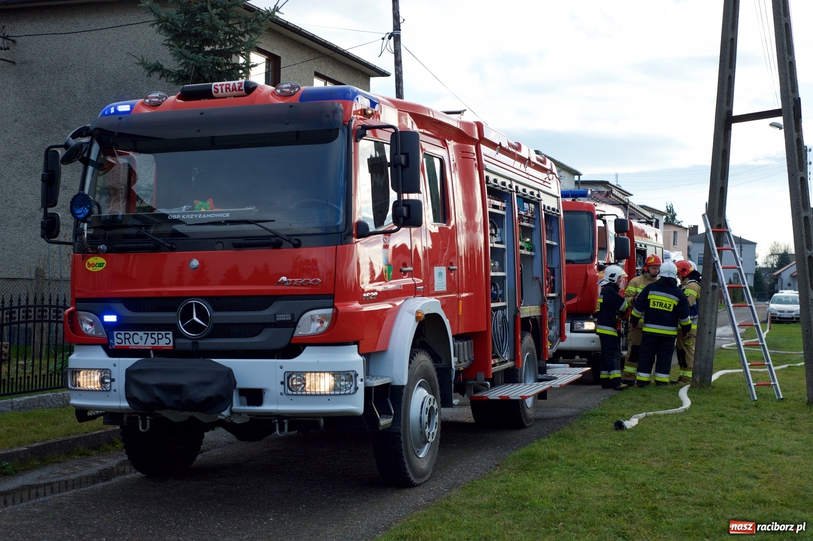 Zdjęcie w galerii na portalu naszraciborz.pl: Zderzenie w Makowie, pożar w Tworkowie, dachowanie w Roszkowie wiadomości z regionu