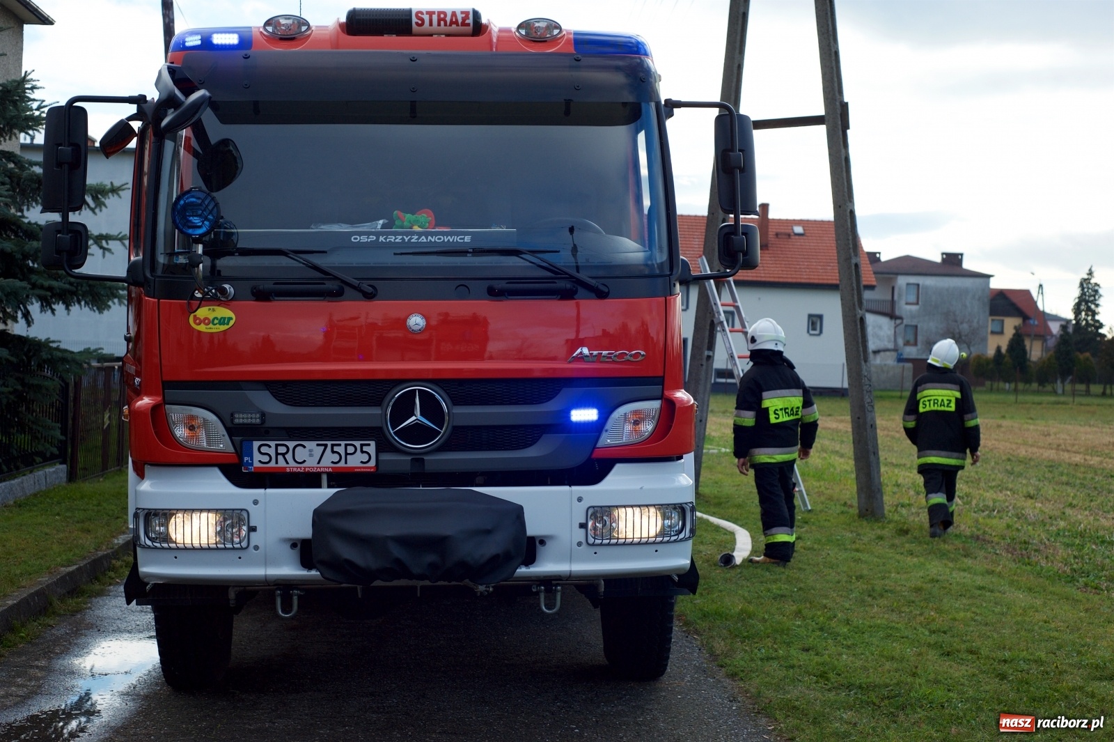 Zdjęcie w galerii na portalu naszraciborz.pl: Zderzenie w Makowie, pożar w Tworkowie, dachowanie w Roszkowie wiadomości z regionu