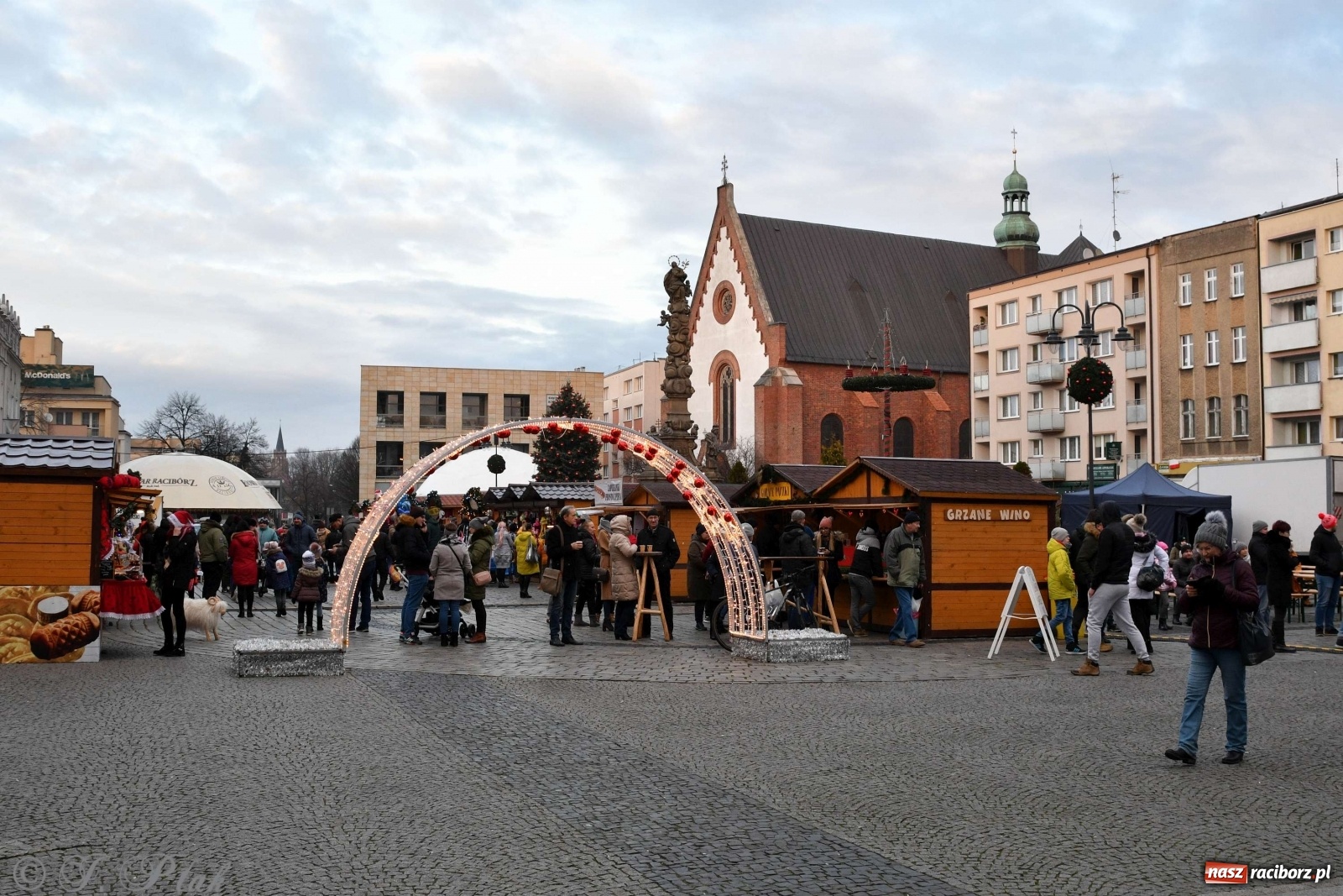 Zdjęcie w galerii na portalu naszraciborz.pl: Sobotni jarmark bożonarodzeniowy w Raciborzu [FOTO]  wiadomości z regionu