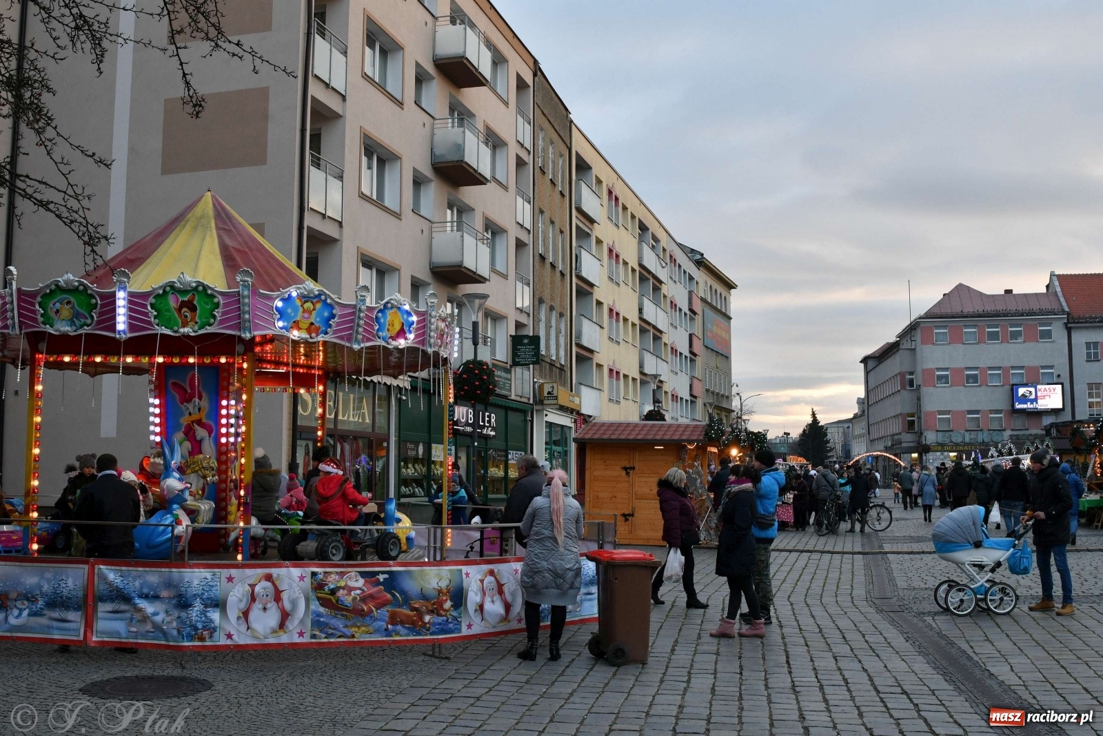 Zdjęcie w galerii na portalu naszraciborz.pl: Sobotni jarmark bożonarodzeniowy w Raciborzu [FOTO]  wiadomości z regionu