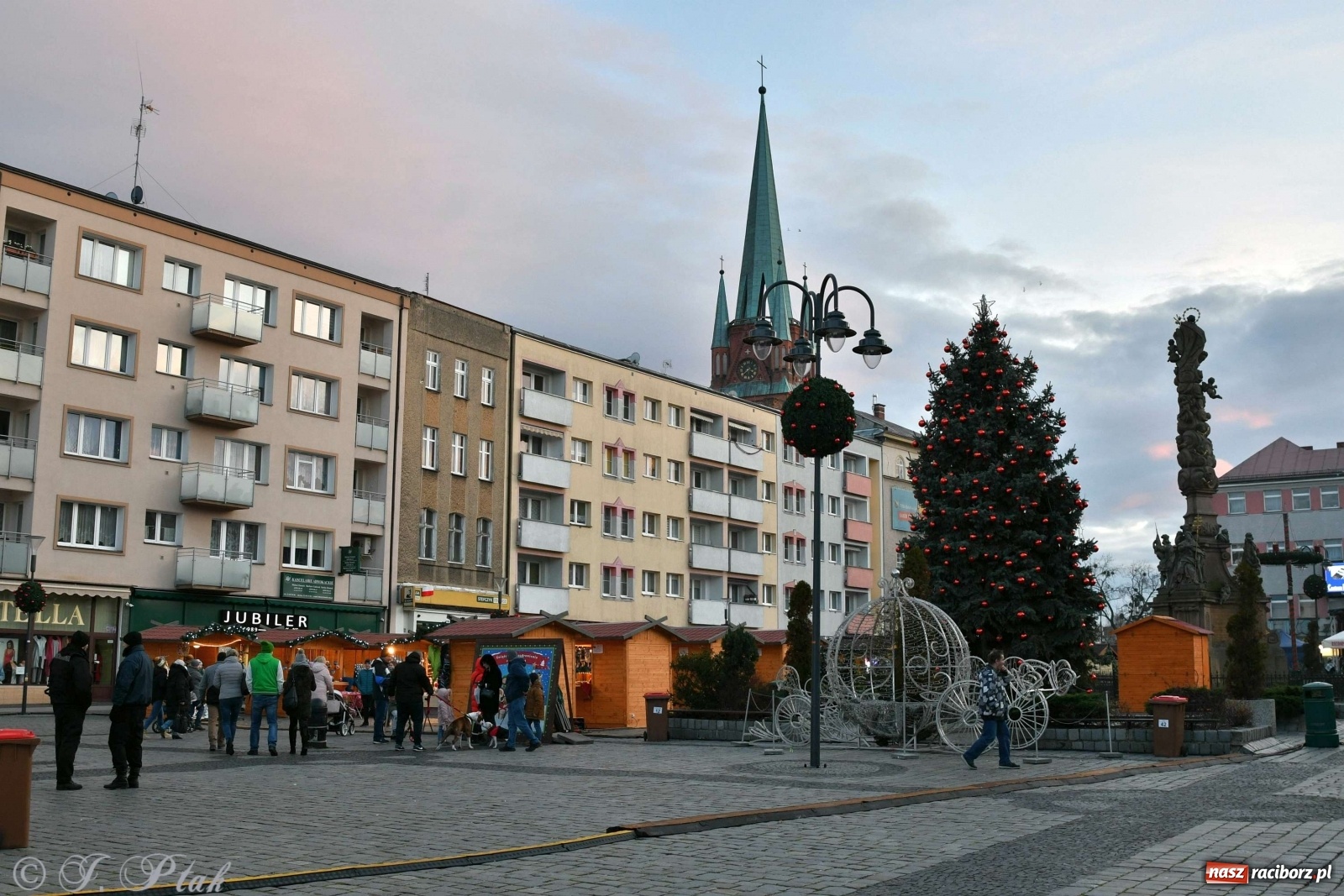 Zdjęcie w galerii na portalu naszraciborz.pl: Sobotni jarmark bożonarodzeniowy w Raciborzu [FOTO]  wiadomości z regionu