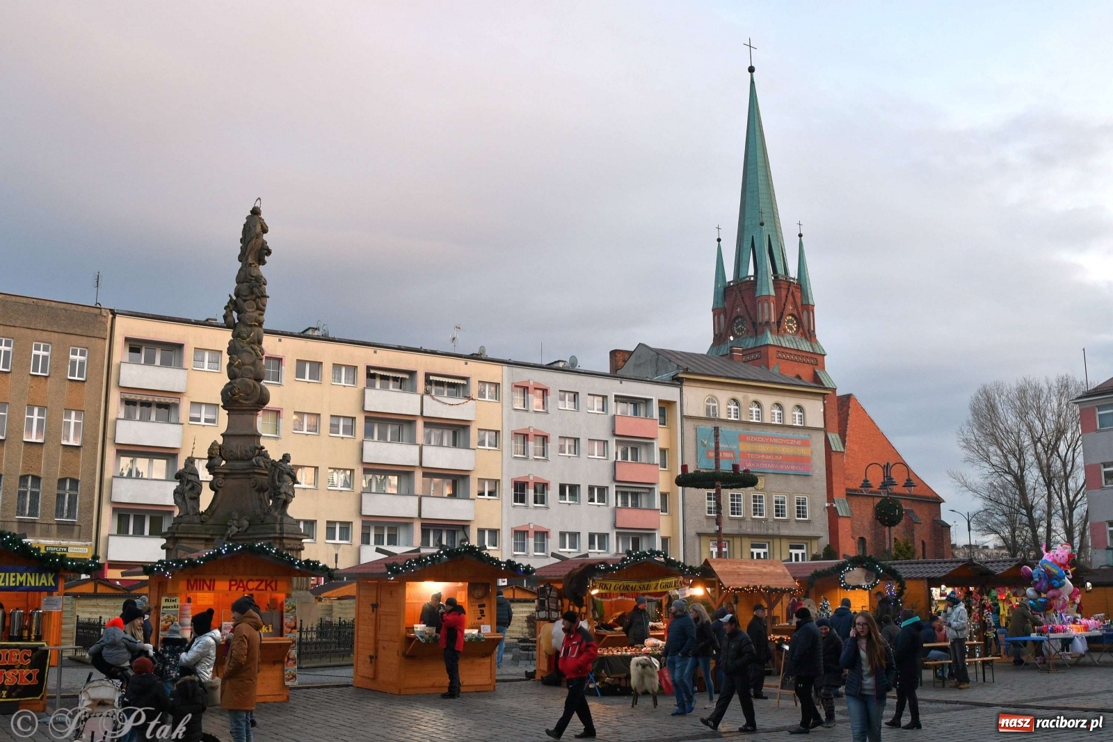 Zdjęcie w galerii na portalu naszraciborz.pl: Sobotni jarmark bożonarodzeniowy w Raciborzu [FOTO]  wiadomości z regionu