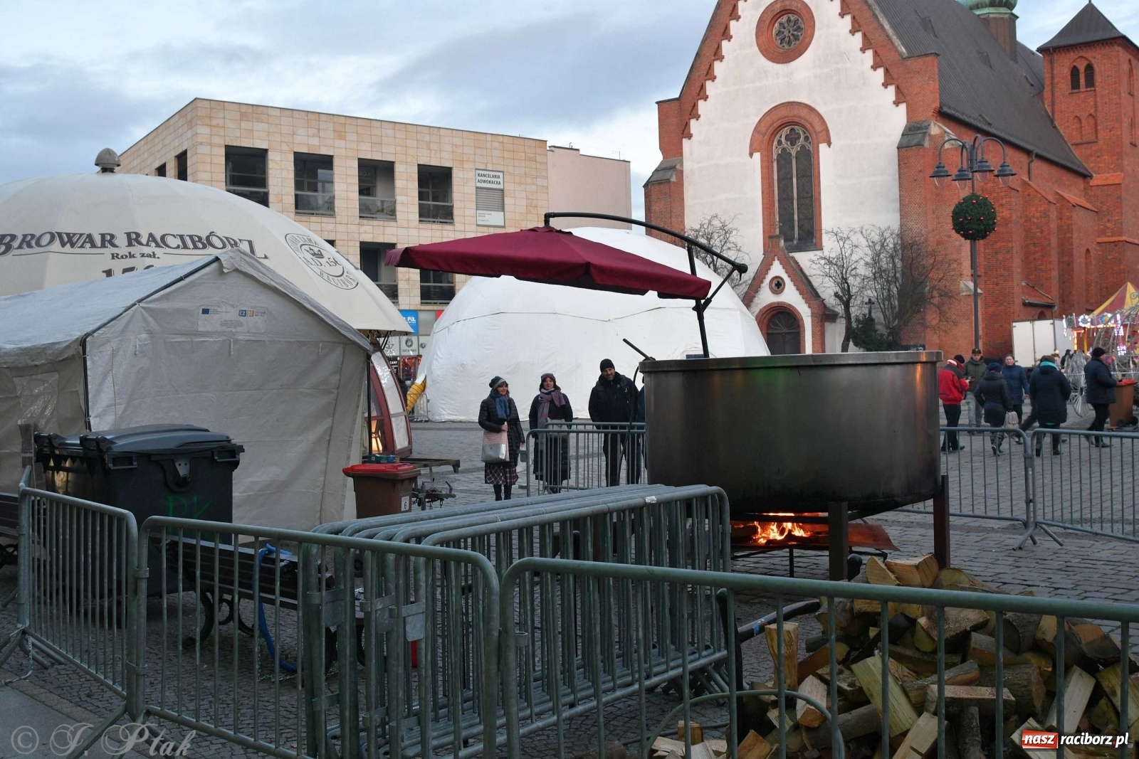 Zdjęcie w galerii na portalu naszraciborz.pl: Sobotni jarmark bożonarodzeniowy w Raciborzu [FOTO]  wiadomości z regionu