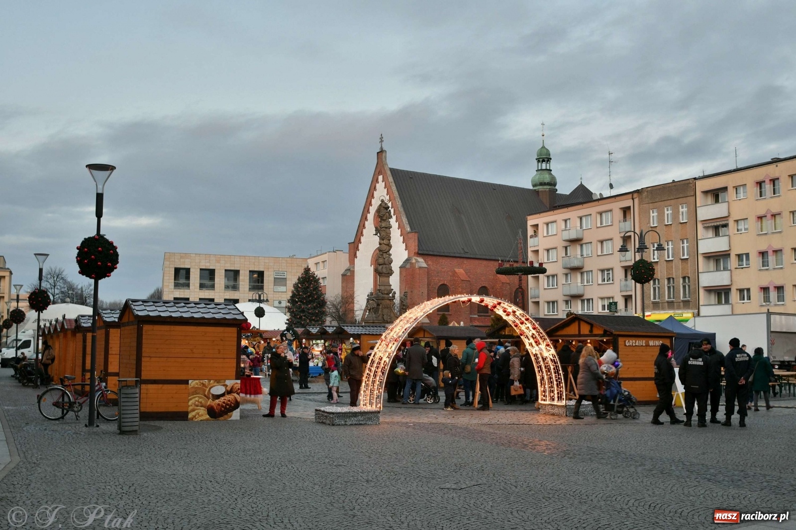Zdjęcie w galerii na portalu naszraciborz.pl: Sobotni jarmark bożonarodzeniowy w Raciborzu [FOTO]  wiadomości z regionu