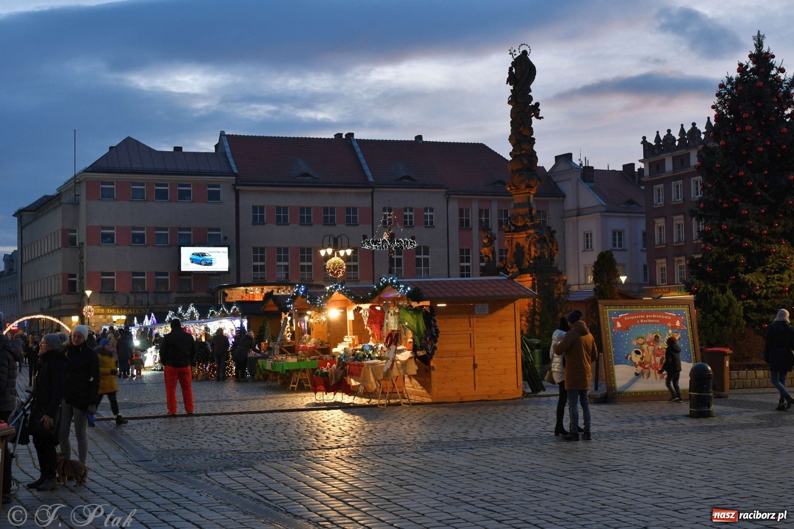 Zdjęcie w galerii na portalu naszraciborz.pl: Sobotni jarmark bożonarodzeniowy w Raciborzu [FOTO]  wiadomości z regionu