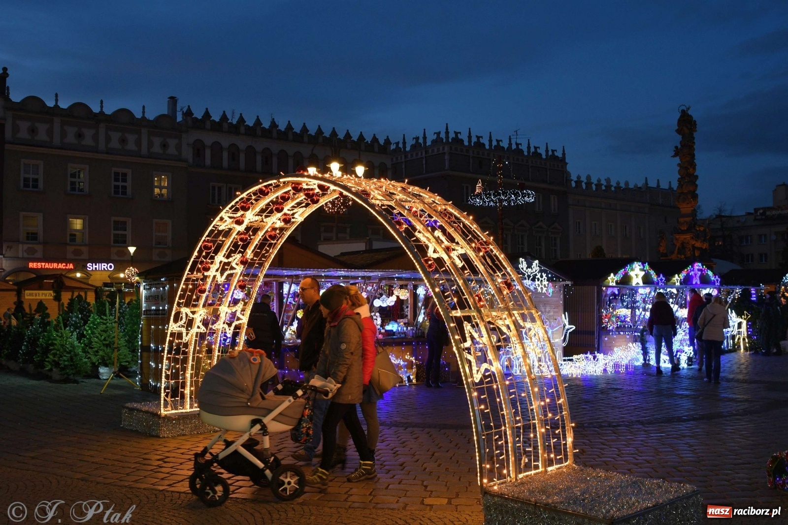Zdjęcie w galerii na portalu naszraciborz.pl: Sobotni jarmark bożonarodzeniowy w Raciborzu [FOTO]  wiadomości z regionu