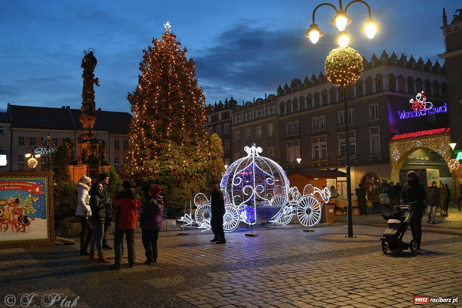 Zdjęcie w galerii na portalu naszraciborz.pl: Sobotni jarmark bożonarodzeniowy w Raciborzu [FOTO]  wiadomości z regionu