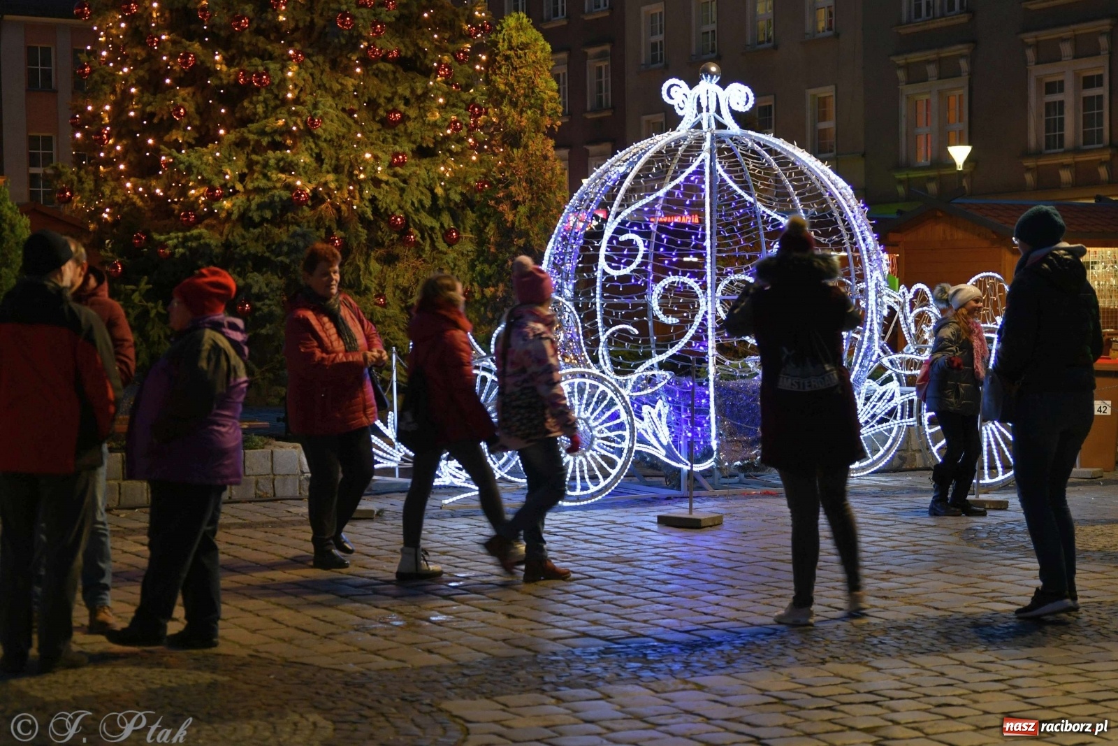 Zdjęcie w galerii na portalu naszraciborz.pl: Sobotni jarmark bożonarodzeniowy w Raciborzu [FOTO]  wiadomości z regionu