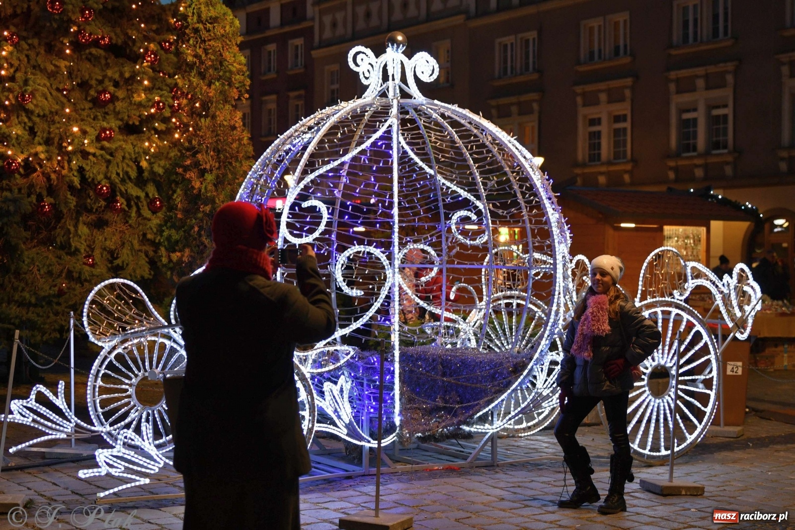 Zdjęcie w galerii na portalu naszraciborz.pl: Sobotni jarmark bożonarodzeniowy w Raciborzu [FOTO]  wiadomości z regionu