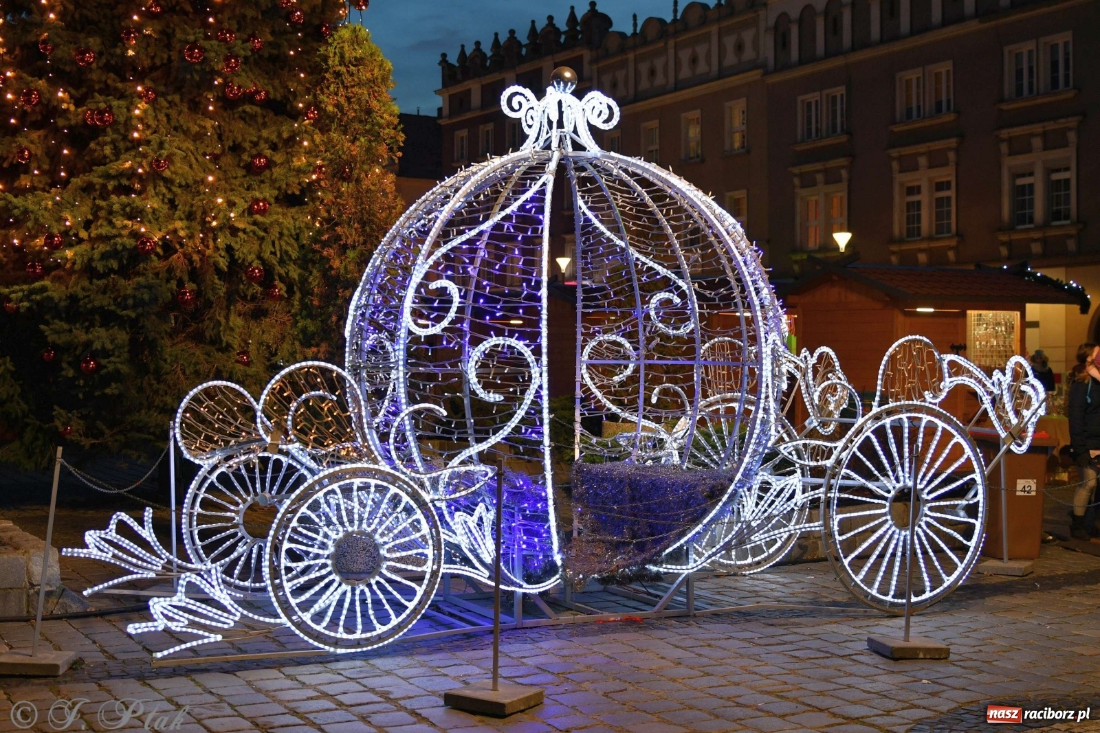 Zdjęcie w galerii na portalu naszraciborz.pl: Sobotni jarmark bożonarodzeniowy w Raciborzu [FOTO]  wiadomości z regionu