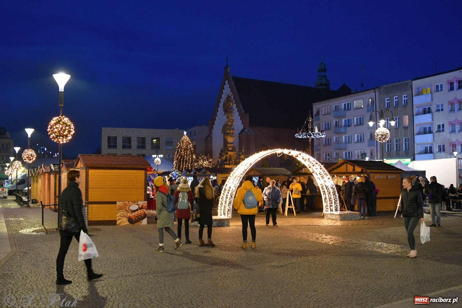 Zdjęcie w galerii na portalu naszraciborz.pl: Sobotni jarmark bożonarodzeniowy w Raciborzu [FOTO]  wiadomości z regionu