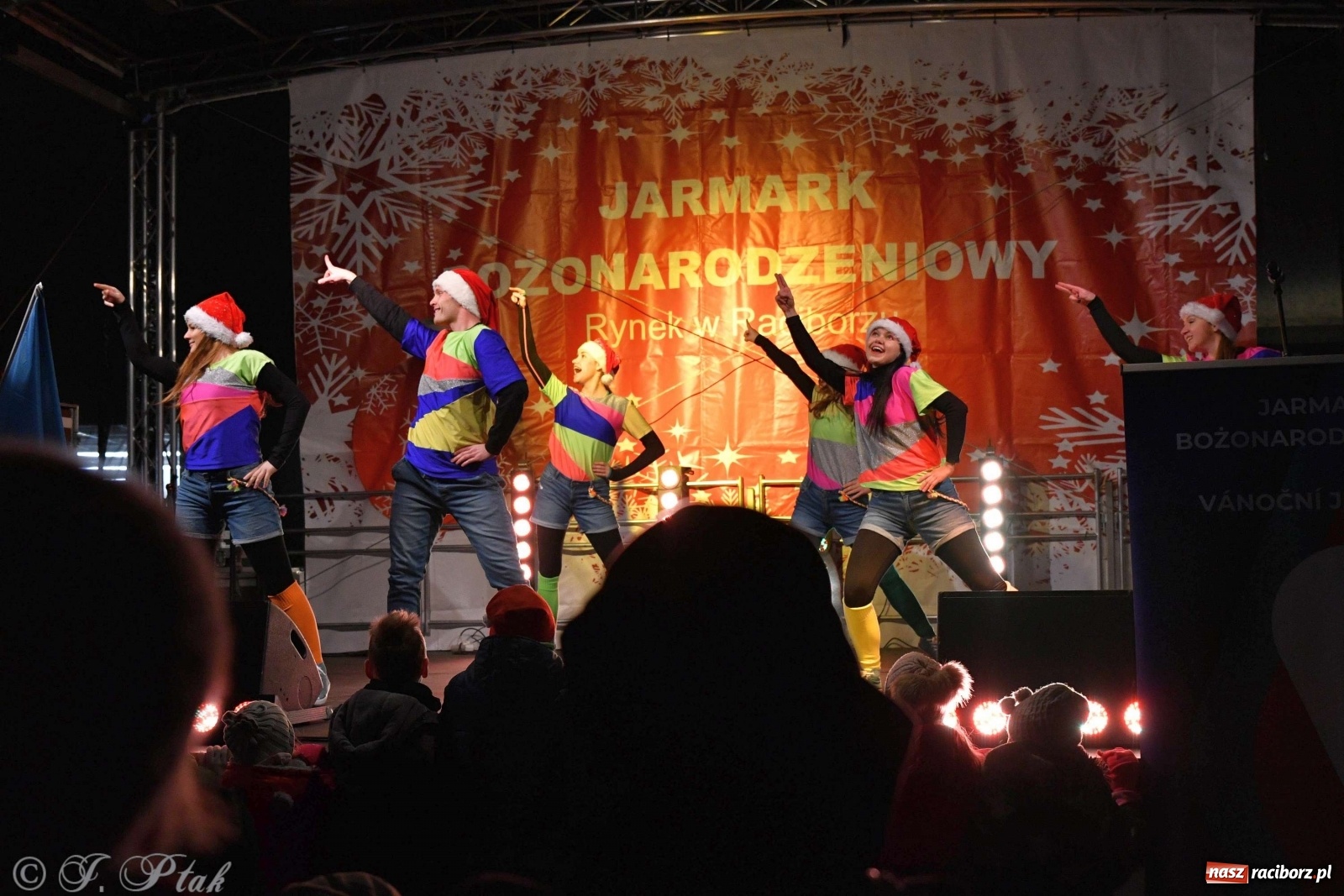 Zdjęcie w galerii na portalu naszraciborz.pl: Sobotni jarmark bożonarodzeniowy w Raciborzu [FOTO]  wiadomości z regionu