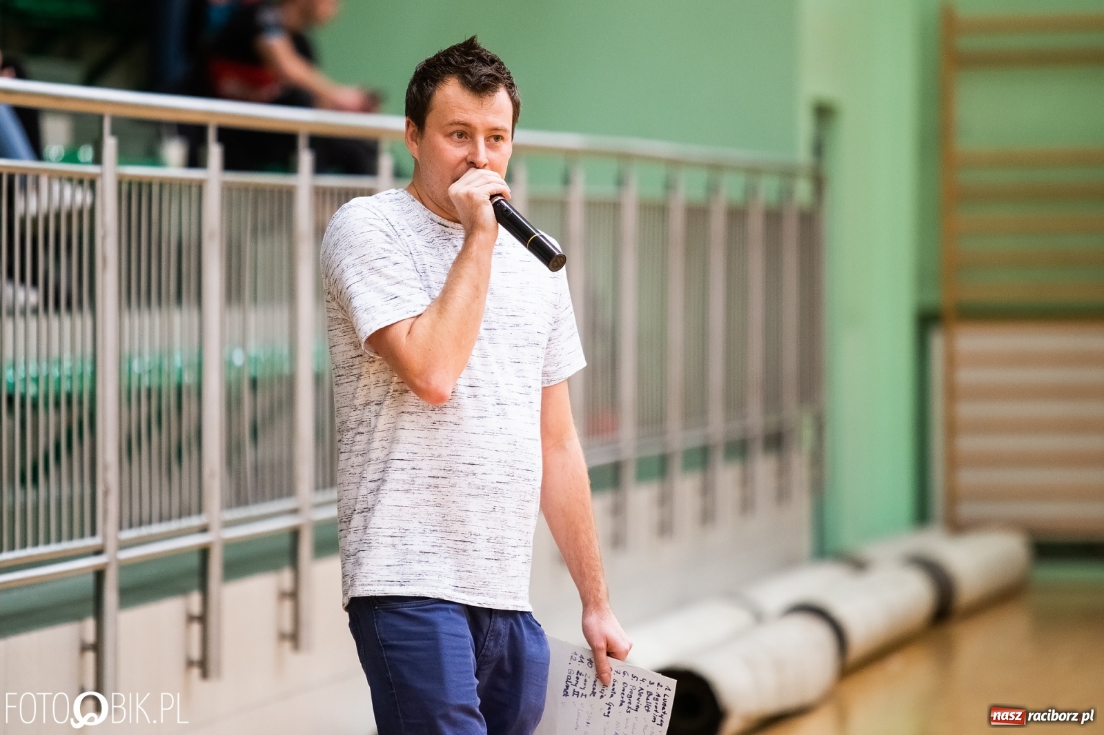 Zdjęcie w galerii na portalu naszraciborz.pl: Raciborski Nocny Turniej Mikołajkowy w Piłce Siatkowej wiadomości z regionu