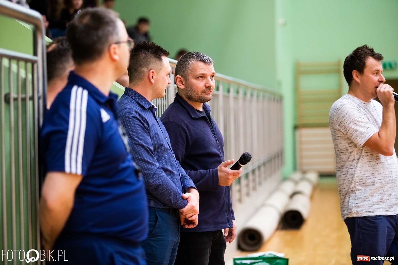 Zdjęcie w galerii na portalu naszraciborz.pl: Raciborski Nocny Turniej Mikołajkowy w Piłce Siatkowej wiadomości z regionu