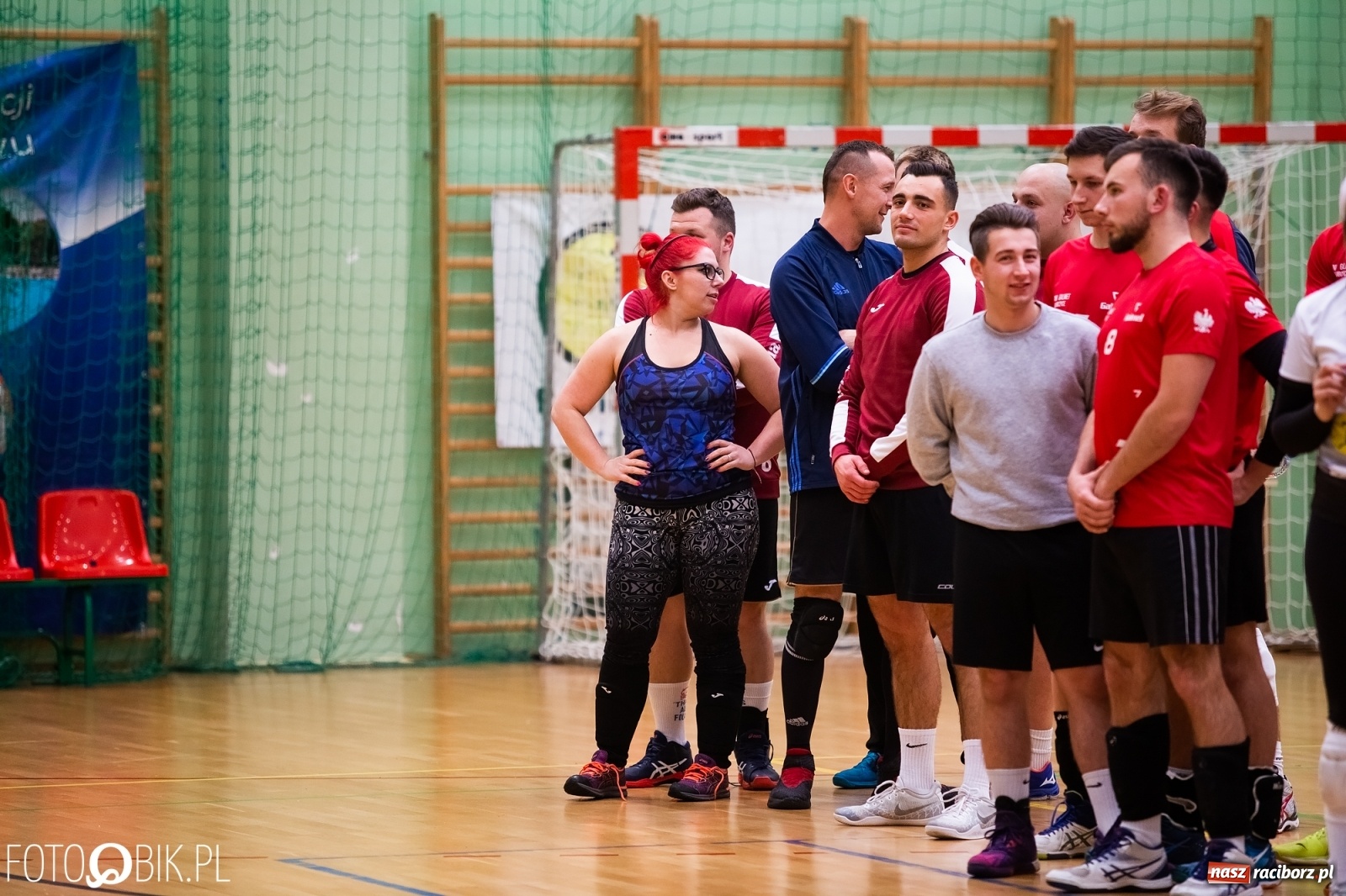 Zdjęcie w galerii na portalu naszraciborz.pl: Raciborski Nocny Turniej Mikołajkowy w Piłce Siatkowej wiadomości z regionu