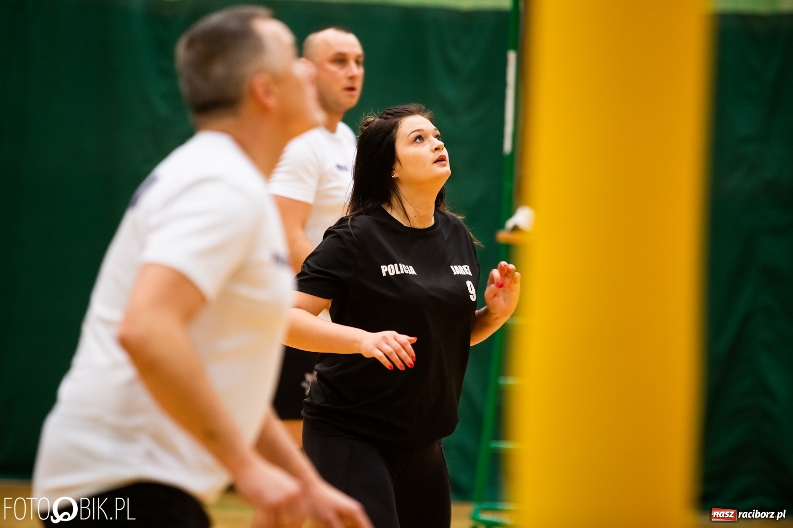 Zdjęcie w galerii na portalu naszraciborz.pl: Raciborski Nocny Turniej Mikołajkowy w Piłce Siatkowej wiadomości z regionu
