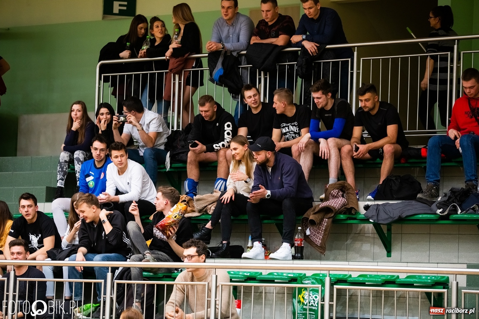 Zdjęcie w galerii na portalu naszraciborz.pl: Raciborski Nocny Turniej Mikołajkowy w Piłce Siatkowej wiadomości z regionu