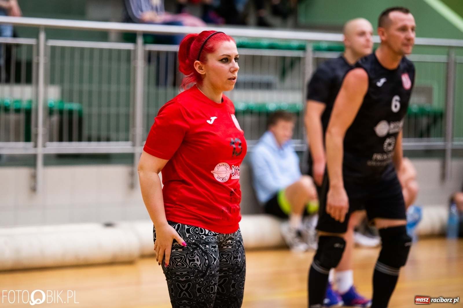 Zdjęcie w galerii na portalu naszraciborz.pl: Raciborski Nocny Turniej Mikołajkowy w Piłce Siatkowej wiadomości z regionu