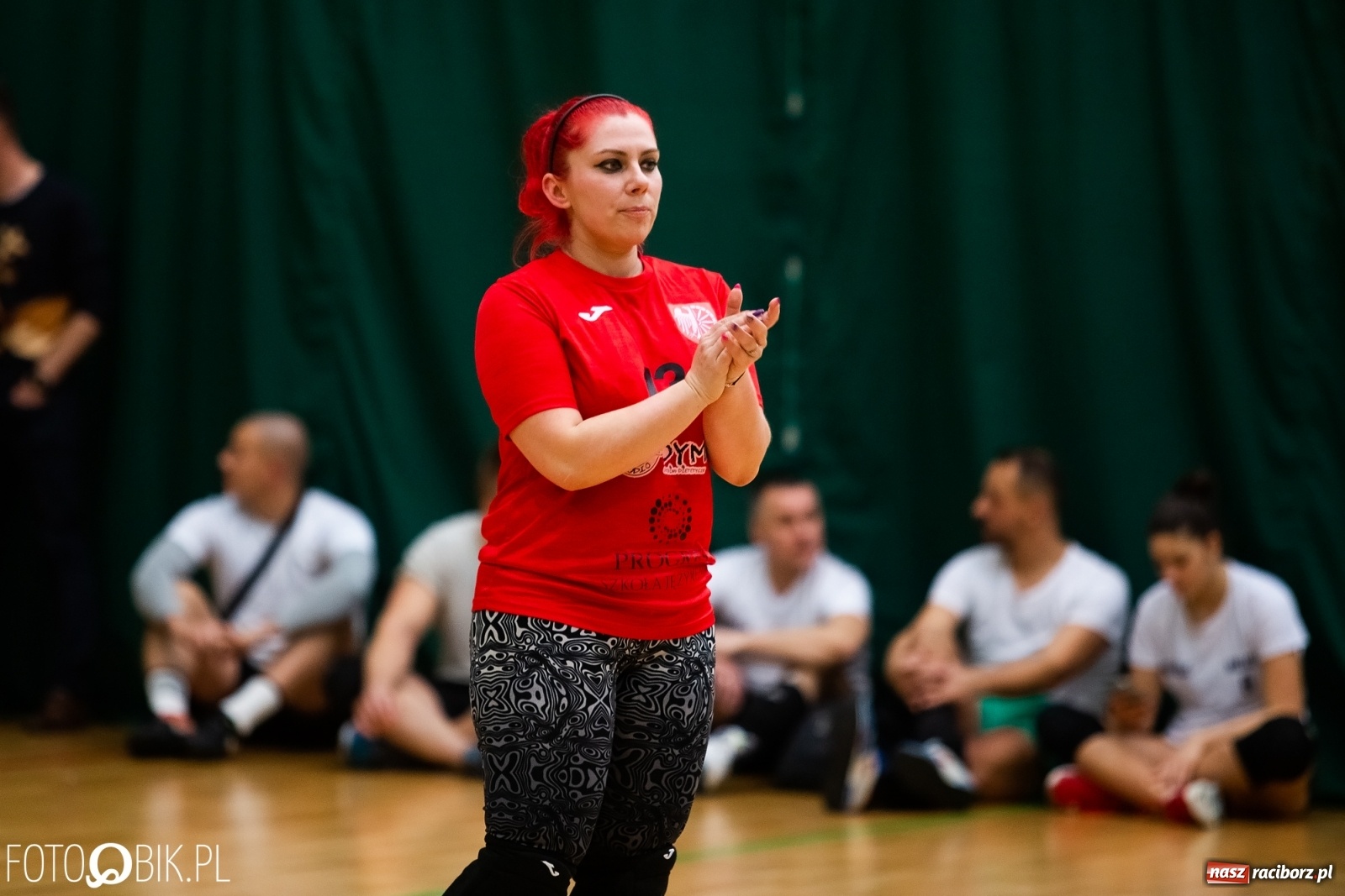 Zdjęcie w galerii na portalu naszraciborz.pl: Raciborski Nocny Turniej Mikołajkowy w Piłce Siatkowej wiadomości z regionu