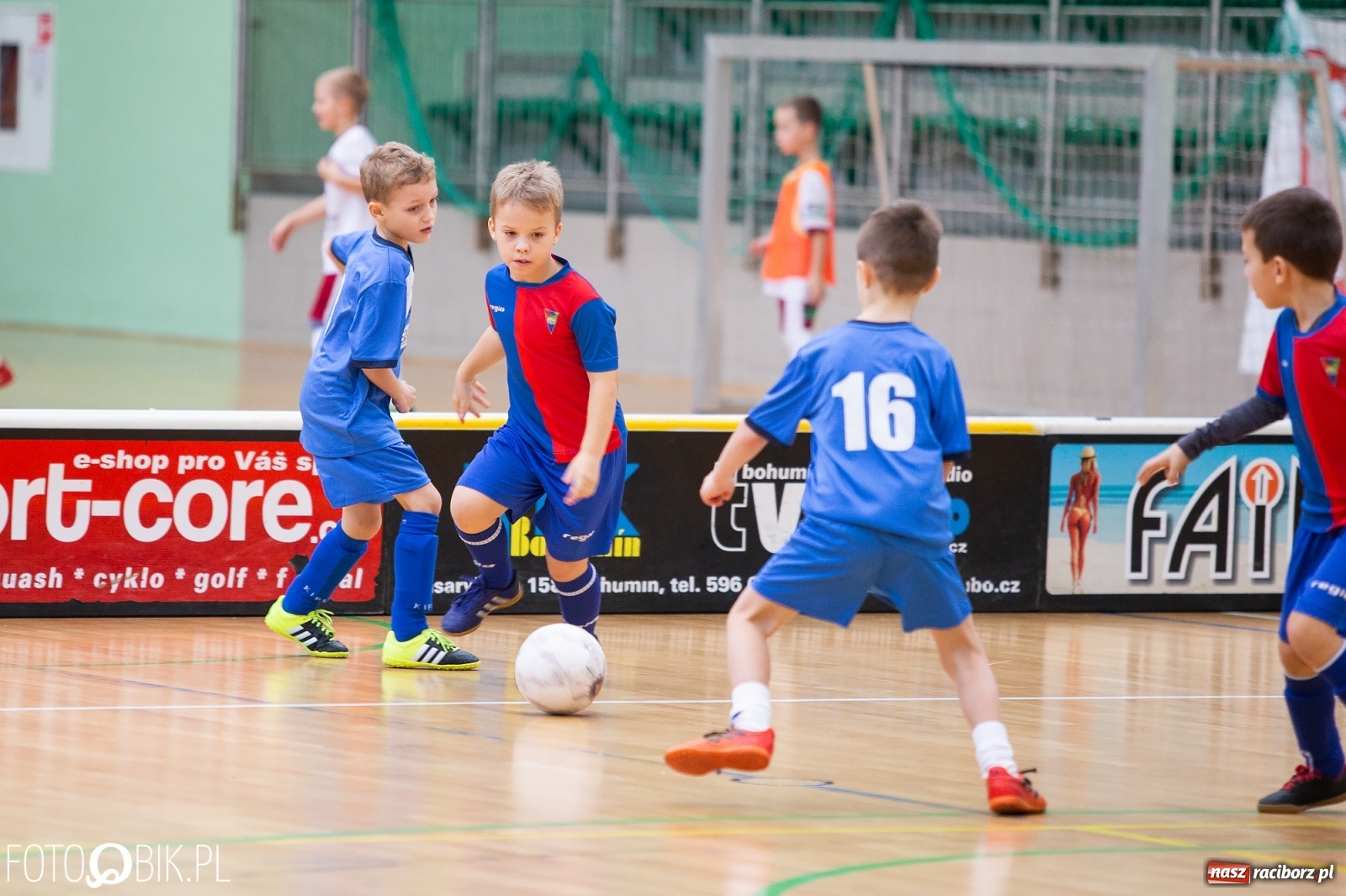 Zdjęcie w galerii na portalu naszraciborz.pl: Drugi dzień zmagań piłkarskich w Arenie Rafako wiadomości z regionu