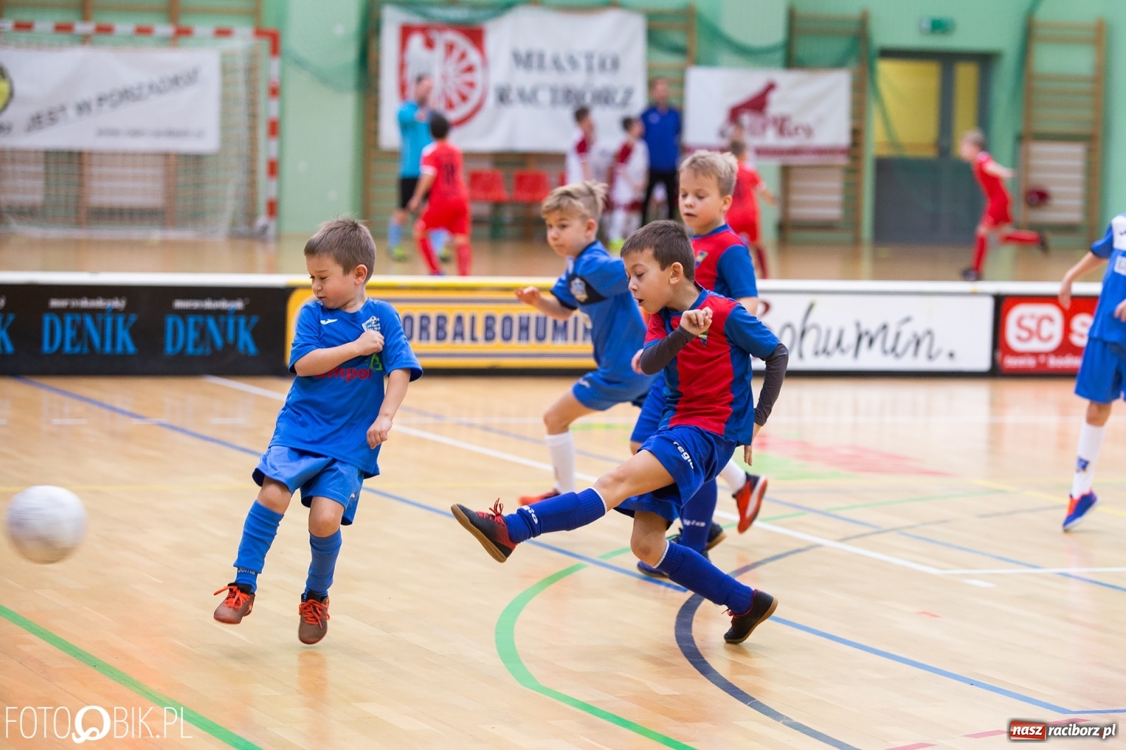 Zdjęcie w galerii na portalu naszraciborz.pl: Drugi dzień zmagań piłkarskich w Arenie Rafako wiadomości z regionu